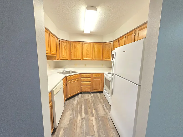 1805 S Bahnson Ave — Photo 3