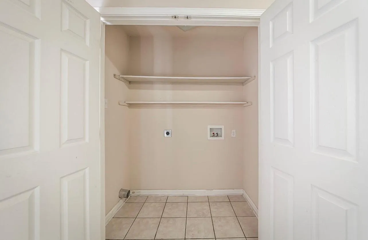 525 Morrison St — Photo 4