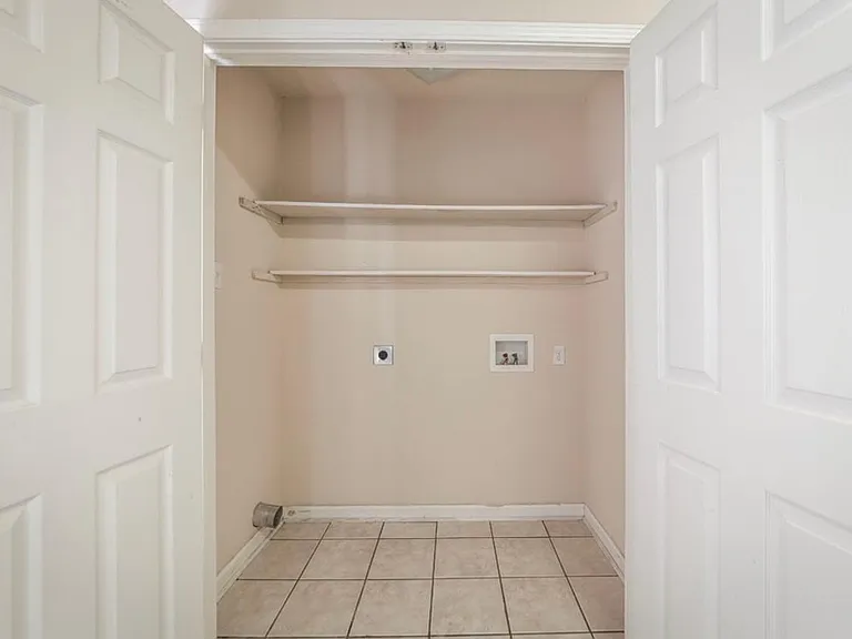 541 Morrison St — Photo 4