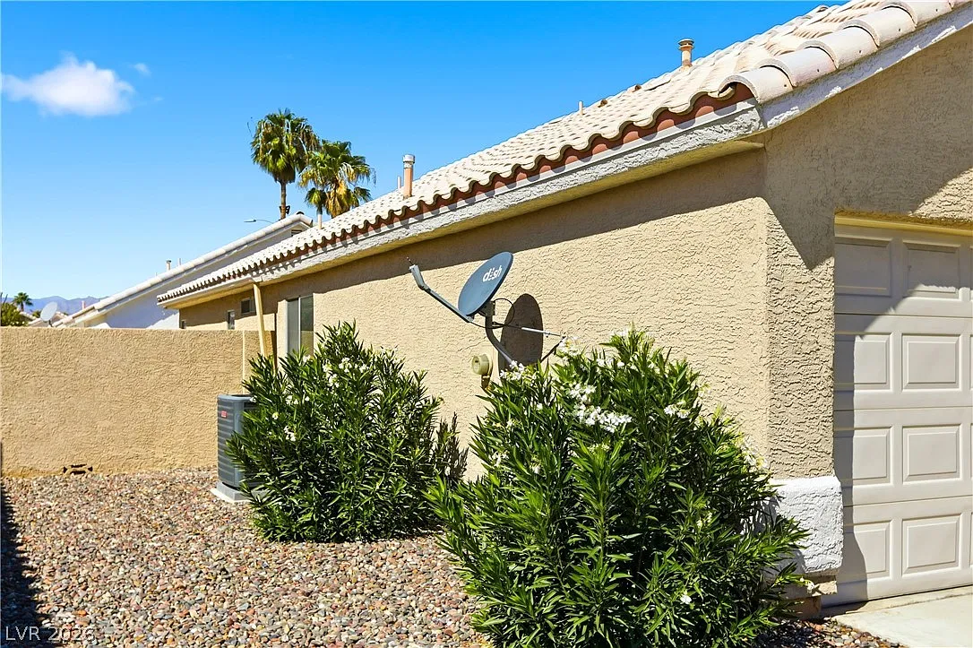 2 bed, 2.0 bath, 1152 sqft, $1,700 — Photo 3