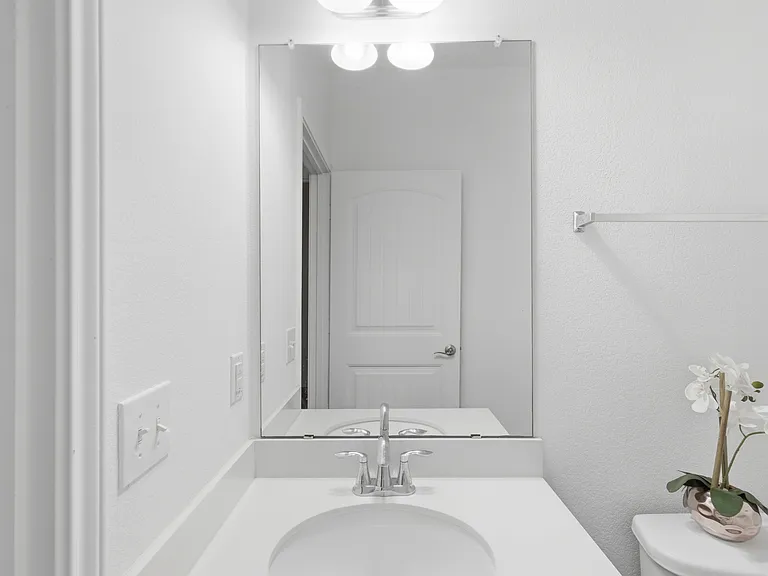 11200 Drumellan St — Photo 21
