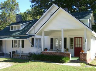 188 Grady Ave APT A, Tryon, NC 28782