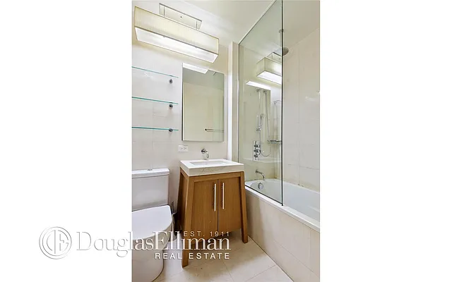 Rented by Douglas Elliman | media 38