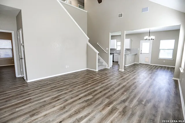 305 Maple Way — Photo 5