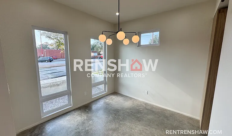 42 Angelus St — Photo 2
