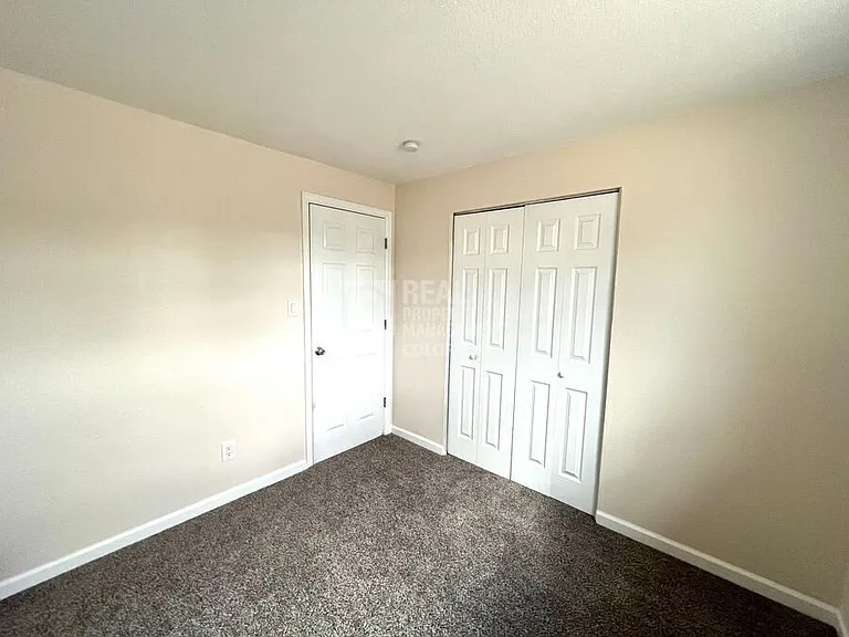 2046 Del Mar Dr — Photo 13