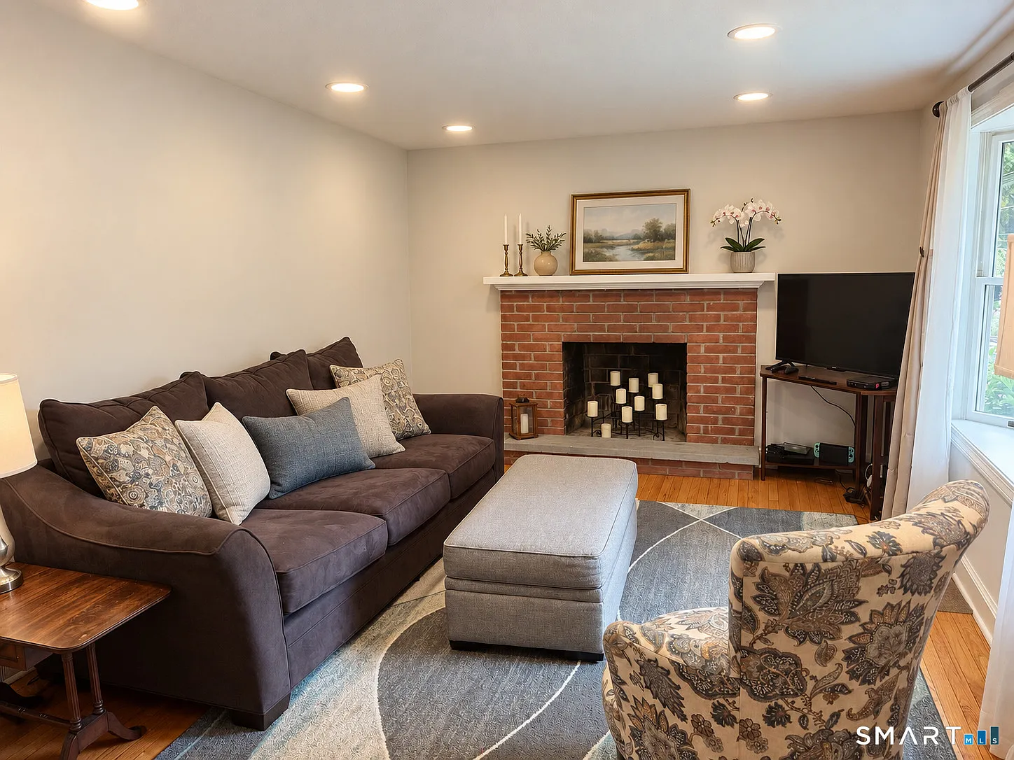 4 bed, 2.0 bath, 1400 sqft, $3,800 — Photo 3