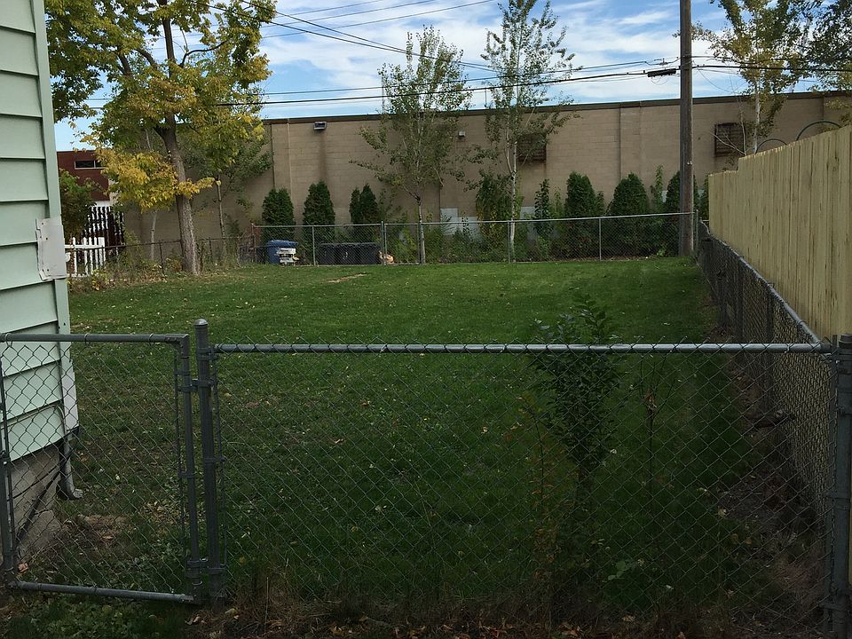 2nd image of 2637 Longfellow Ave