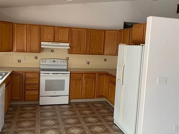 2nd image of 815 W Monroe Ave
