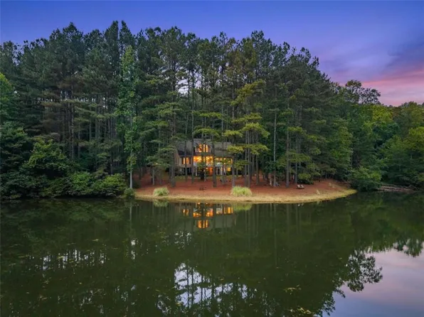 404 Golden Delicious Rd, Clarkesville, GA 30523