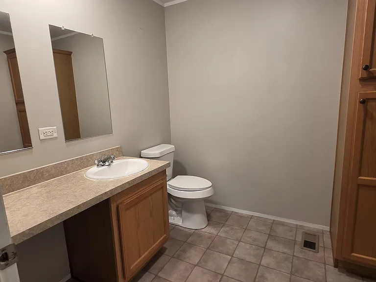 3951 Bentwood Cir W — Photo 29