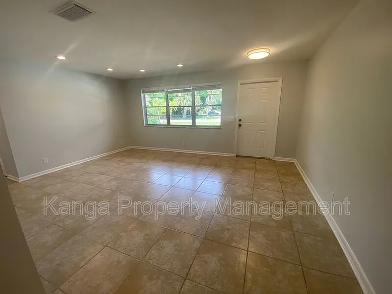 1317 Willow Rd — Photo 9