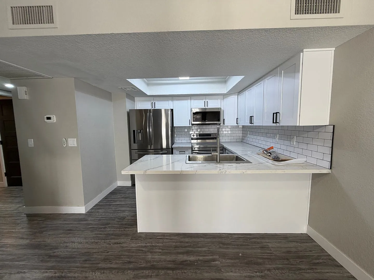 Beautifully renovated 3-bedroom, 2-bath home in the heart of Tempe — Photo 1