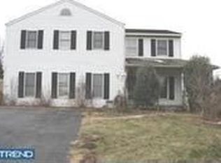 121 Roberts Ln, Honey Brook, PA 19344