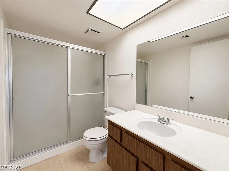 6491 W Viking Rd — Photo 3