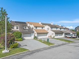 181 Country Club Dr, Florida, NY 10921