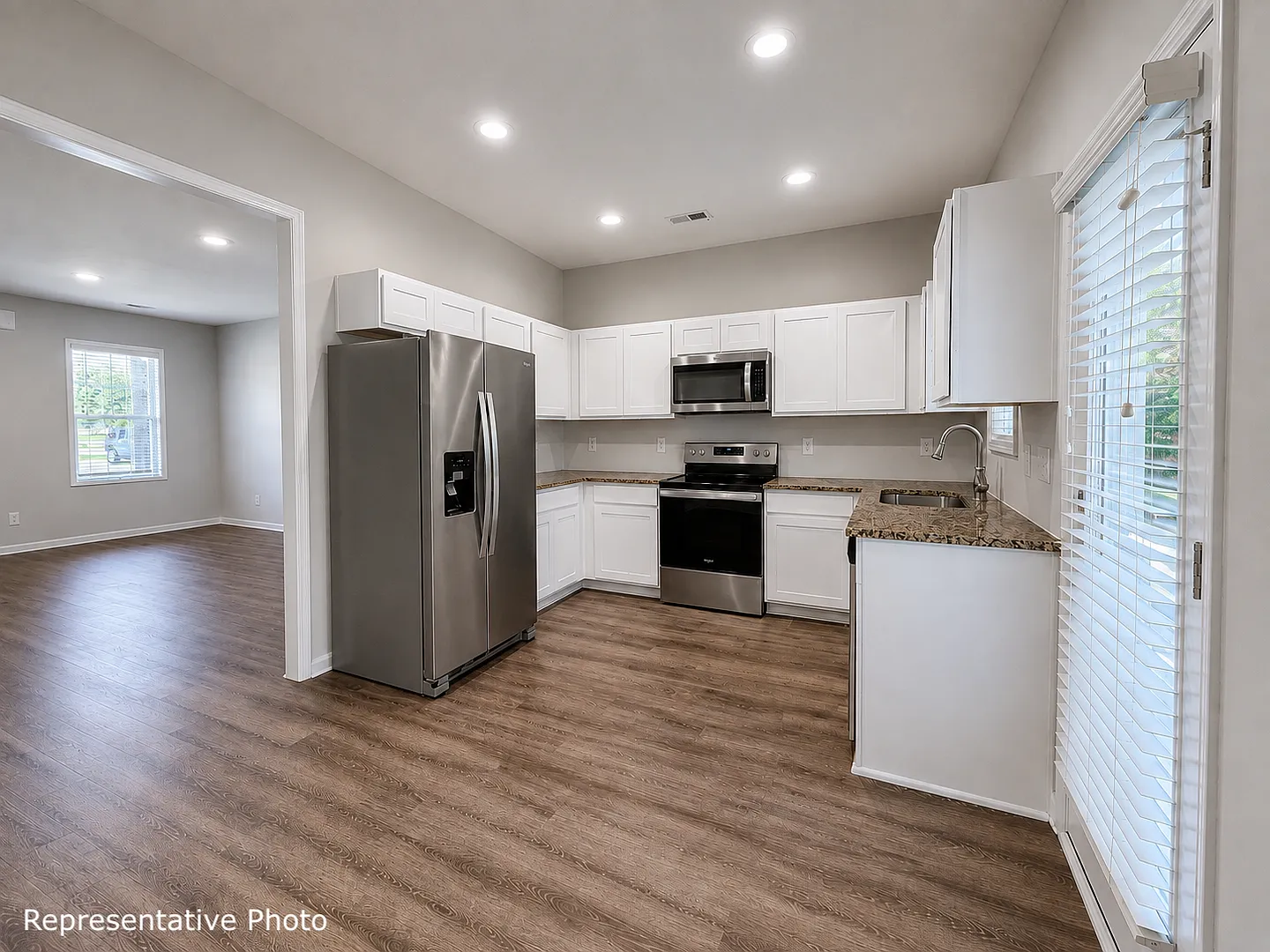 2 Bedroom Townhome in Smithfield! — Photo 2