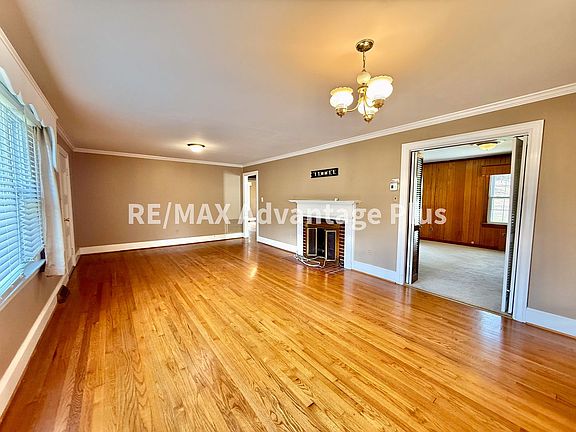 4th image of 2865 Patrick Henry Hwy