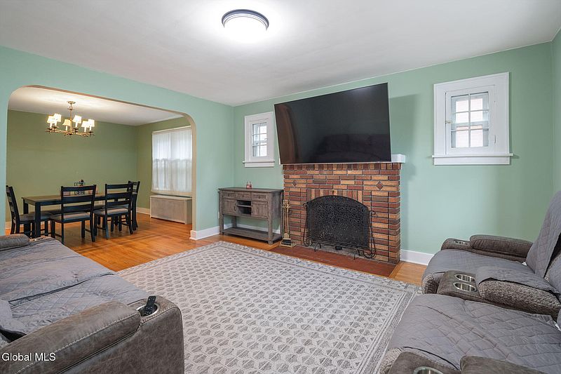 5th image of 1563 Grand Boulevard