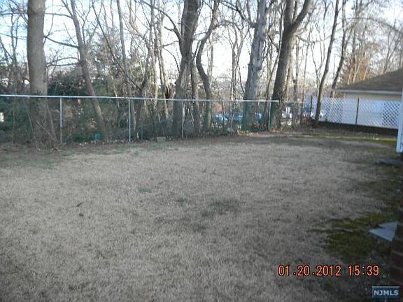2nd image of 4-11 17th St #1X