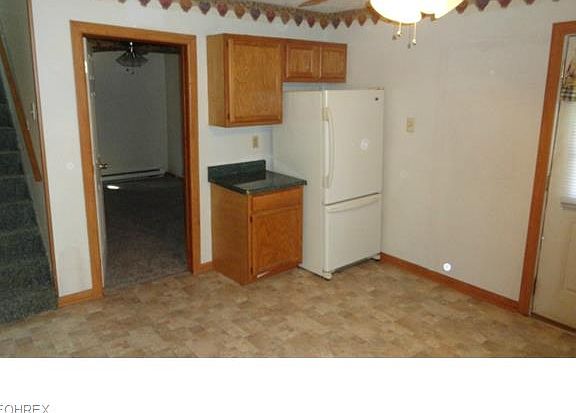 5th image of 512 N Uhrich St