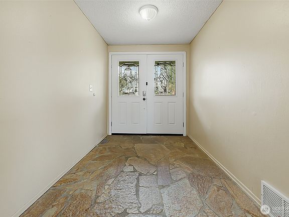 4th image of 4032 Meridian Avenue N