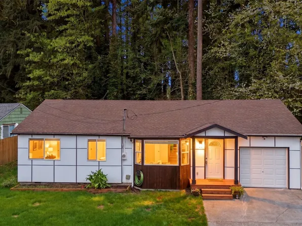10404 Jovita Blvd E, Edgewood, WA 98372