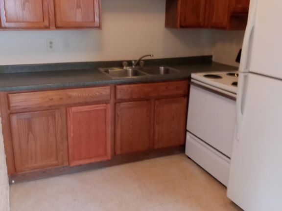 2nd image of 2346 Beechmont Ave #10