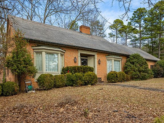 2nd image of 2100 Rivoli St