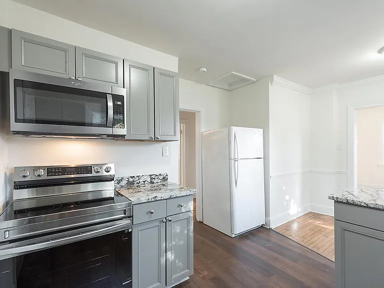 3610 Martin Ave — Photo 12