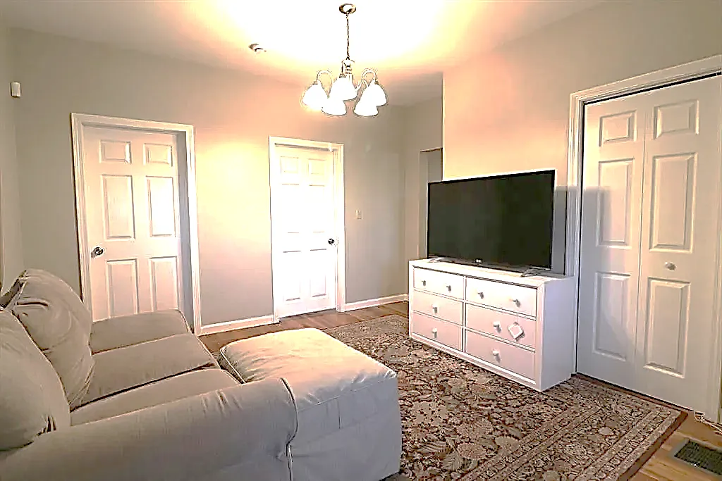 2 bed, 1201 sqft, $2,500 — Photo 2