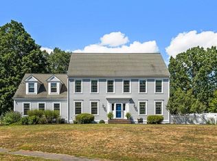 3 Willowdale Dr, Merrimac, MA 01860