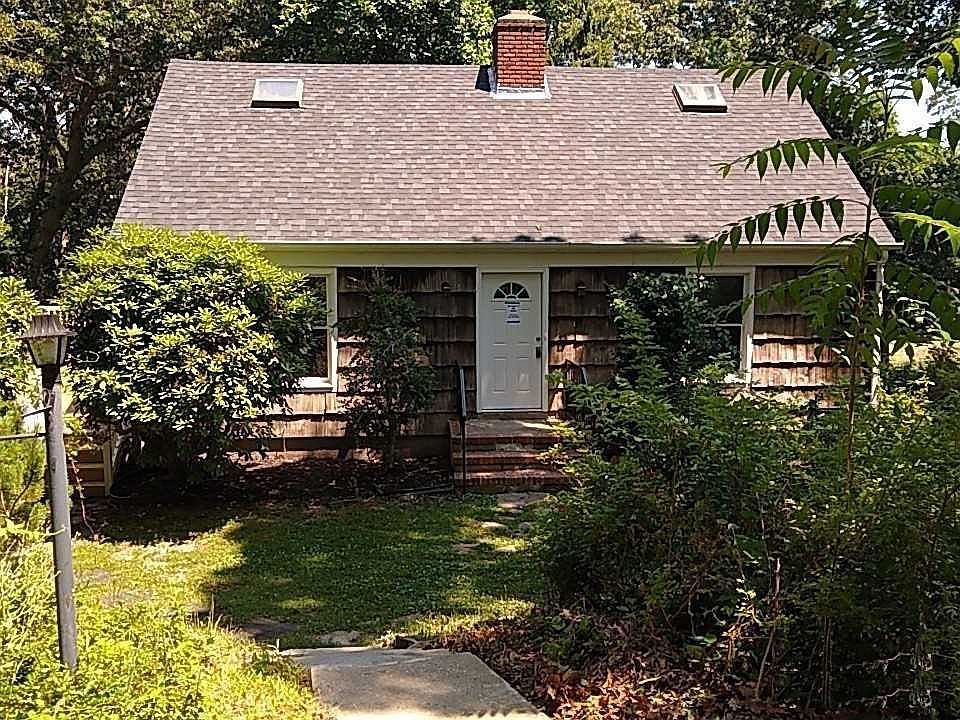 1st image of 340 Pine Ave