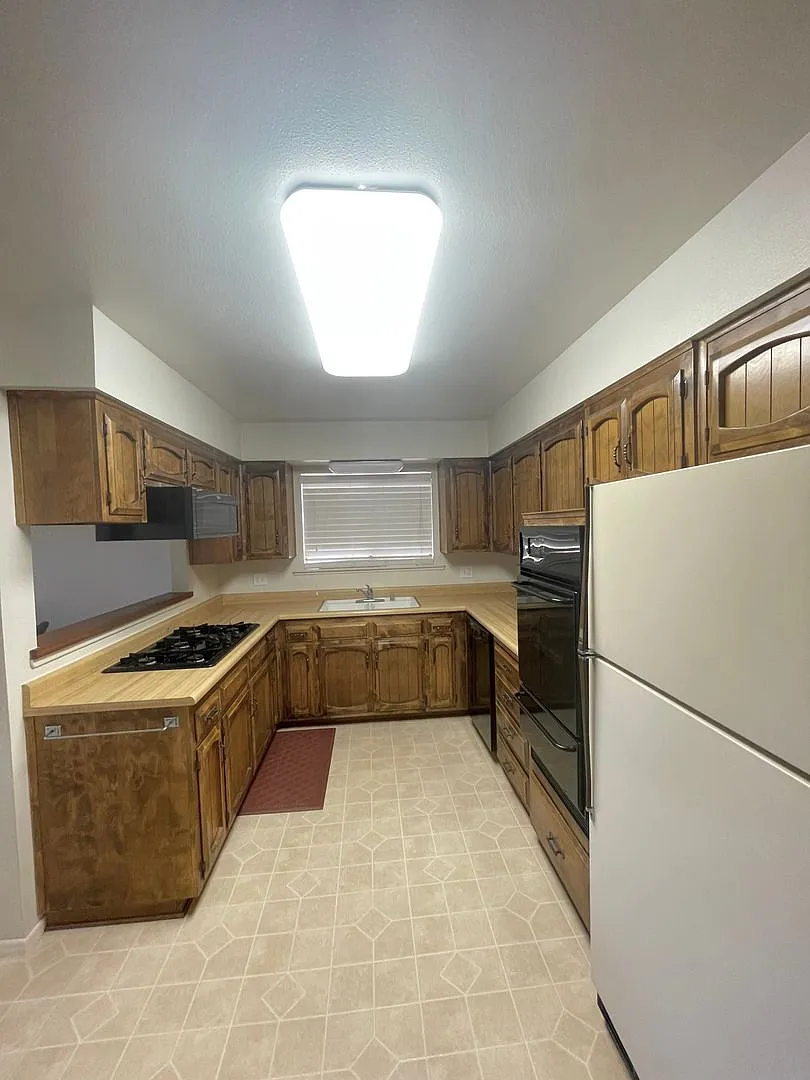 2 bedroom 2 bathroom Heritage Ranch Home Available 9/1/26 **Do Not Disturb Tenants** — Photo 3