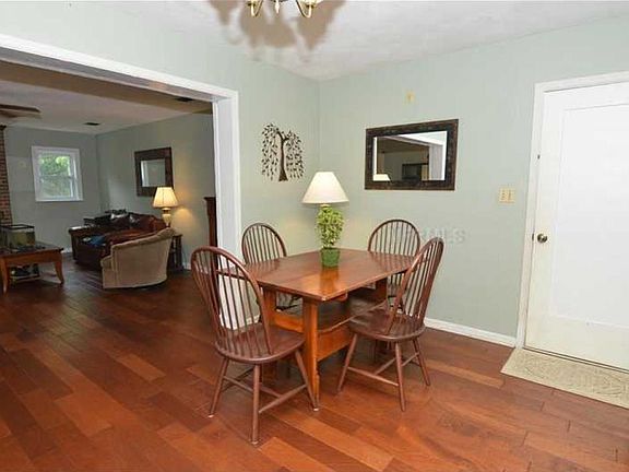 5th image of 607 Balfour Dr
