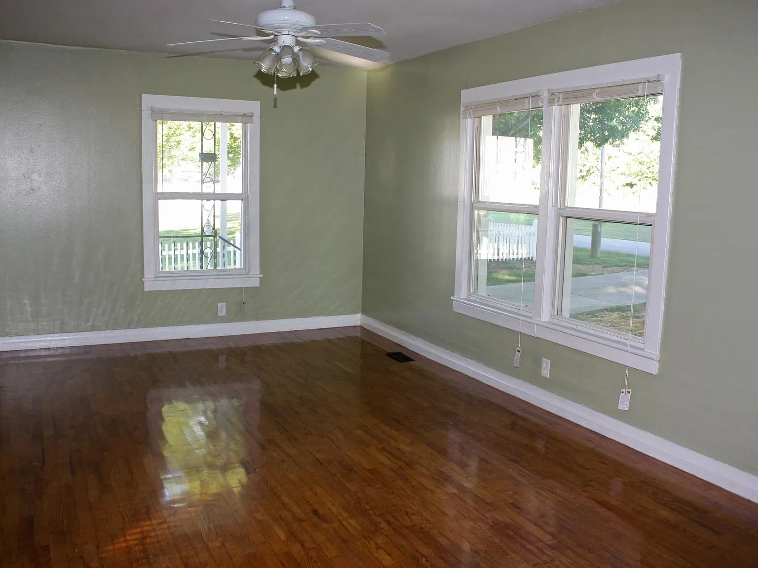 2 bed, 978 sqft, $1,400 — Photo 3