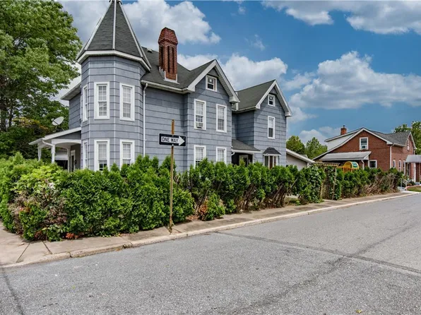 5141 2nd St, Whitehall, PA 18052