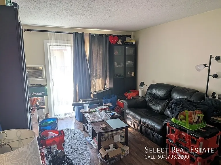 45749 Spadina Ave #203 — Photo 5