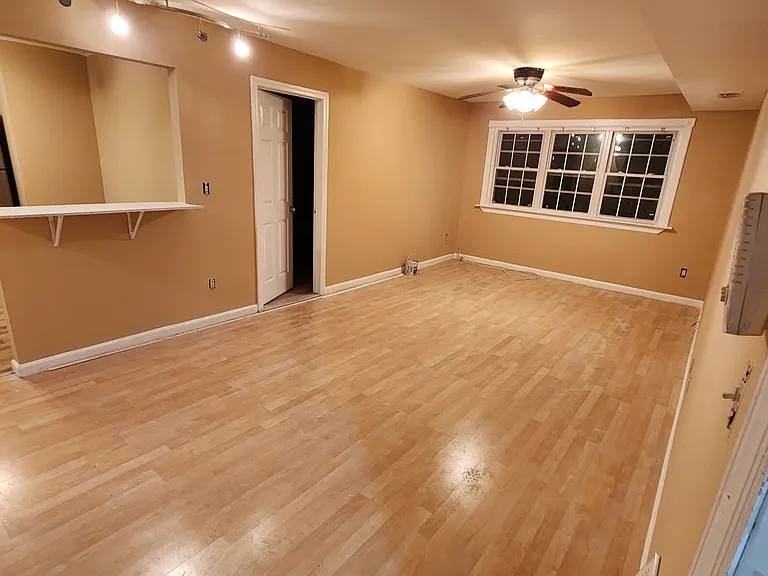 252 College Dr — Photo 3