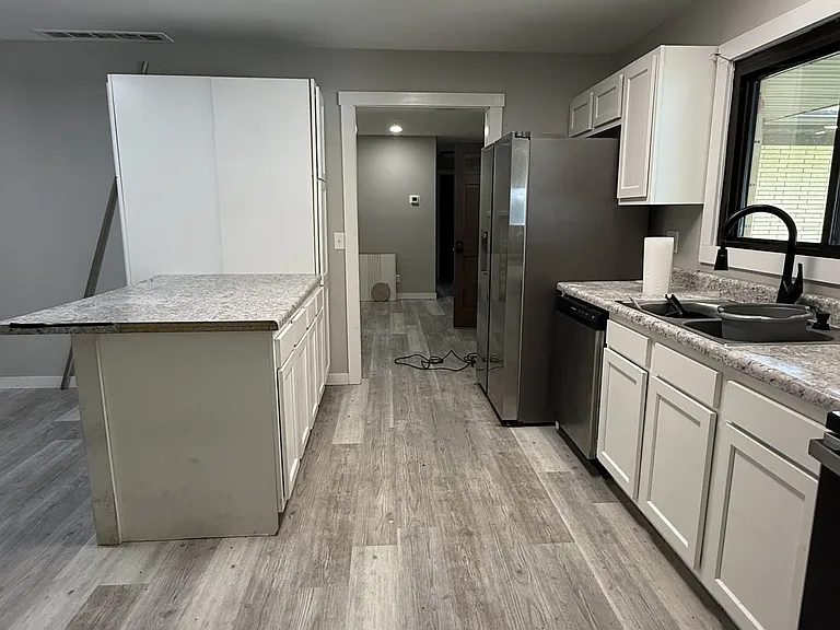 490 N Wilson Ave — Photo 14
