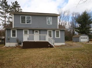 112 Red Barn Rd, Shawangunk, NY 12566