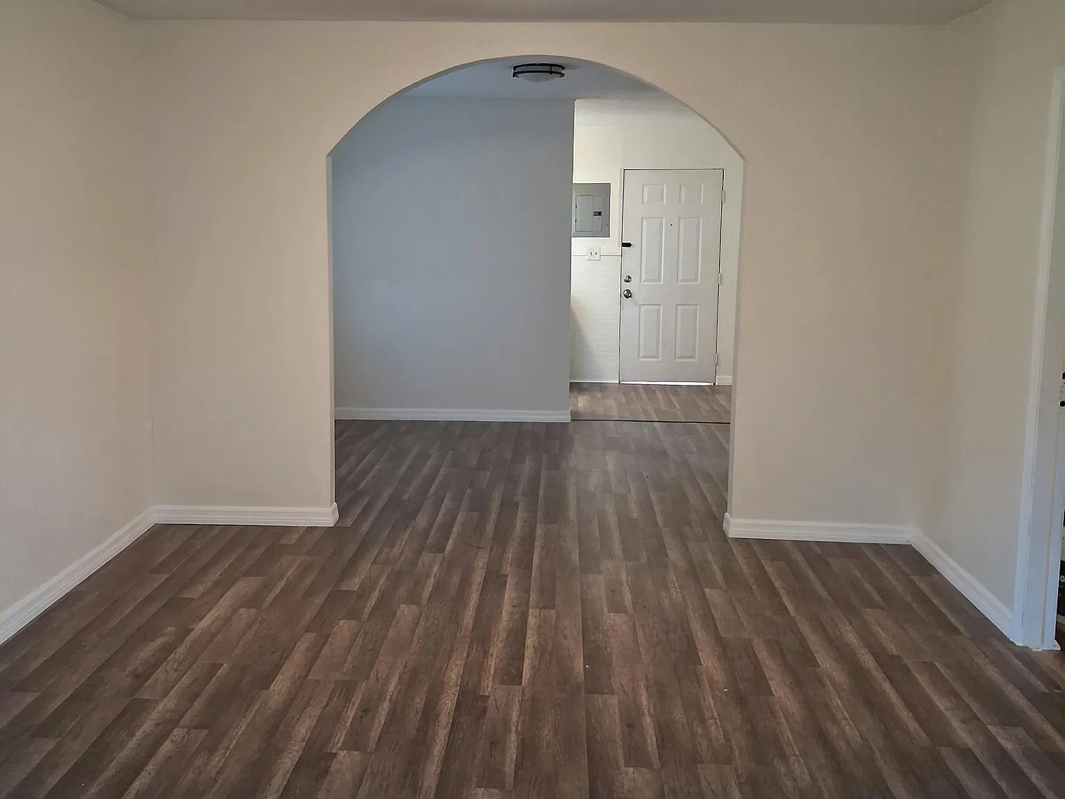 2 bed, 968 sqft, $995 — Photo 2