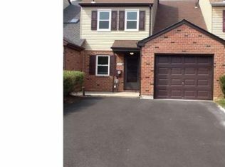 242 Tareyton Dr, Langhorne, PA