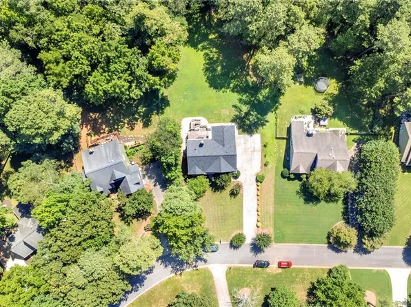 1440 Sassafras Ln, Cumming, GA 30041