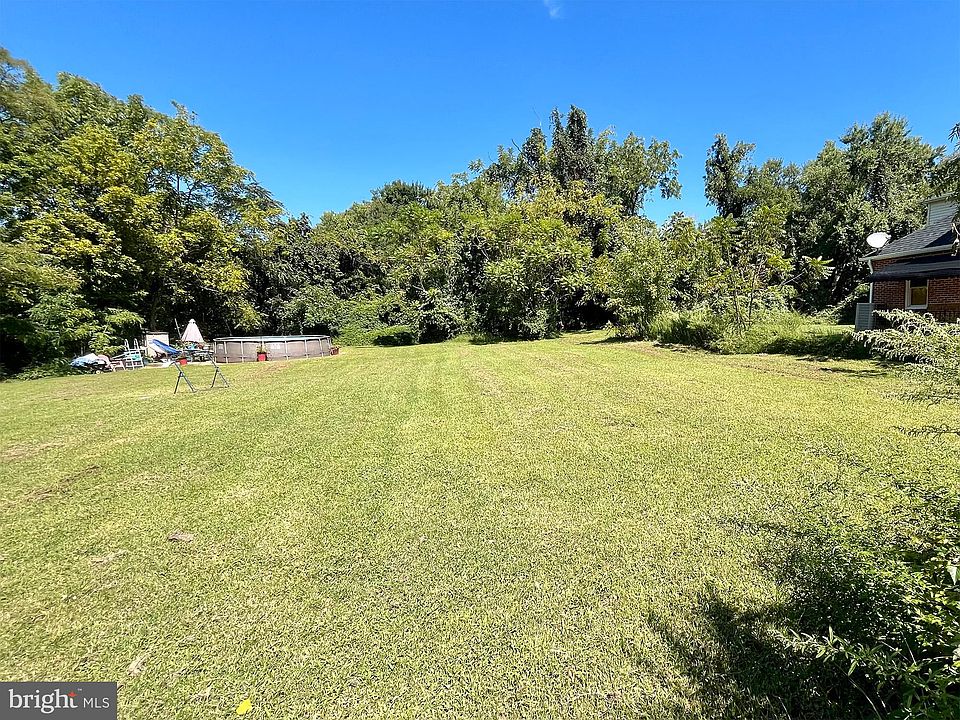 2nd image of Augusta Ave