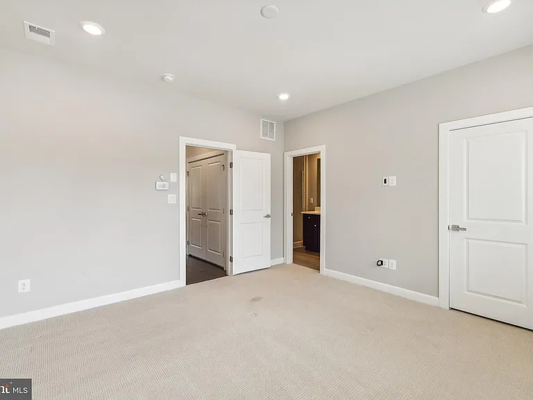 13212 Woodland Park Rd — Photo 27