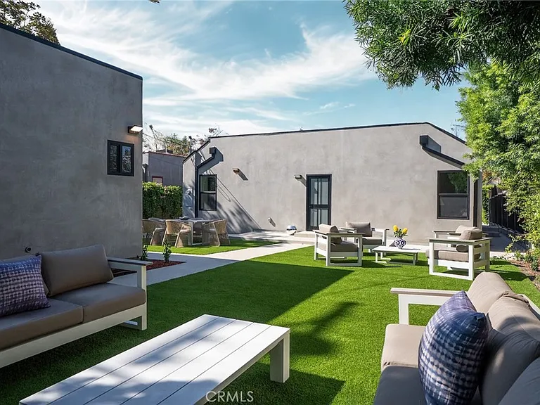 348 S Orange Dr — Photo 36