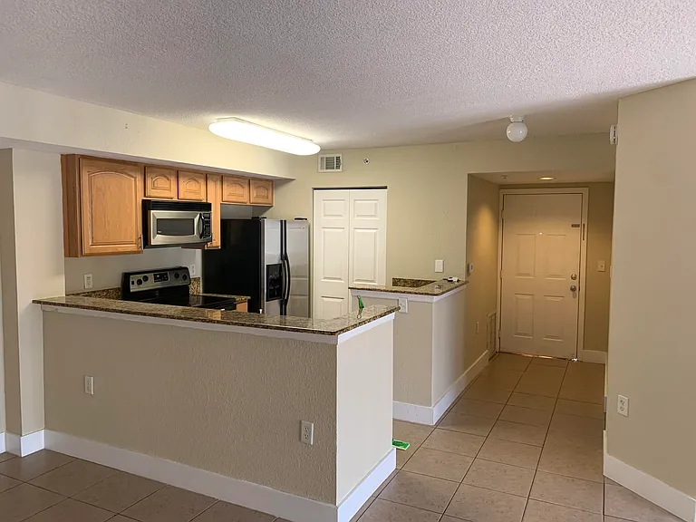 241 SW Palm Dr #107 — Photo 6