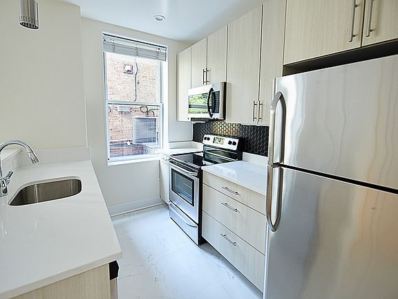 3rd image of 151 E 80th St #1D