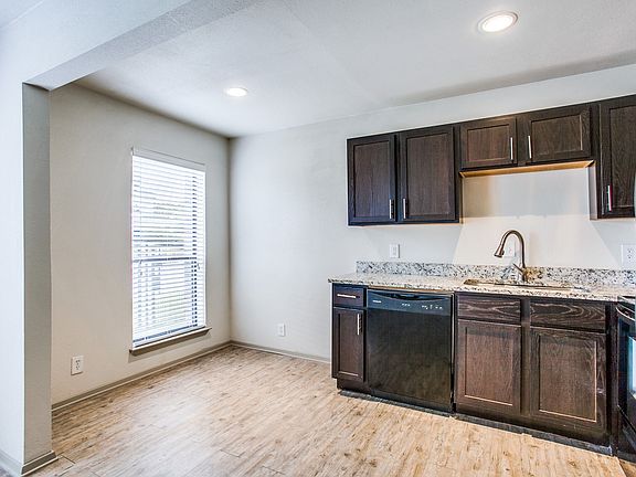 4th image of 4710 Munger Ave APT 206